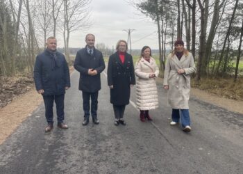 03.12.2025. Małachów. Zakończenie prac przy remoncie drogi, / Fot. Anna Głąb - Radio Kielce