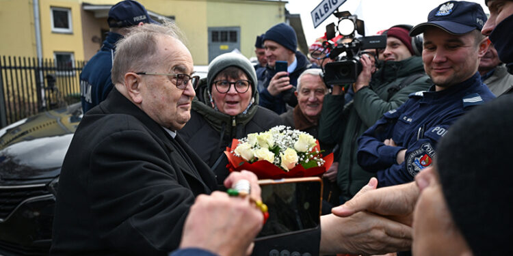 Tadeusz Rydzyk w prokuraturze - Radio Kielce Tadeusz Rydzyk w prokuraturze
