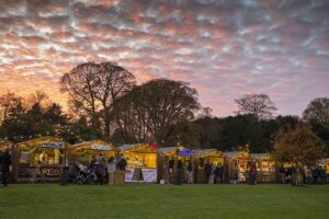 Muzyczne podróże przez świat. Jarmarki bożonarodzeniowe na świecie - Radio Kielce Waddesdon Manor. Angila. Fot. Wikipedia