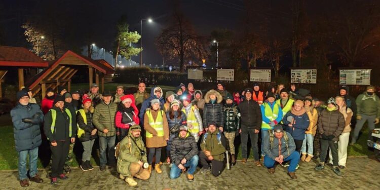 Nocny marsz śladem tajemnic - Radio Kielce Nocny marsz śladem tajemnic