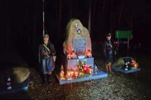 Nocny marsz śladem tajemnic - Radio Kielce 06.12.2025. Pękowiec. Nocny marsz / Fot. Krystian Szczeciński