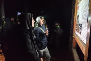 Nocny marsz śladem tajemnic - Radio Kielce 06.12.2025. Pękowiec. Nocny marsz / Fot. Krystian Szczeciński