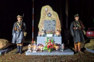 Nocny marsz śladem tajemnic - Radio Kielce 06.12.2025. Pękowiec. Nocny marsz / Fot. Krystian Szczeciński