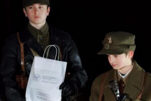 Nocny marsz śladem tajemnic - Radio Kielce 06.12.2025. Pękowiec. Nocny marsz / Fot. Krystian Szczeciński