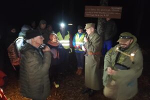 Nocny marsz śladem tajemnic - Radio Kielce 06.12.2025. Pękowiec. Nocny marsz / Fot. Krystian Szczeciński