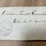 Kielce. Archiwum Państwowe w Kielcach. Zdjęcie z opłatka w „Związku Rezerwistów” z 6 stycznia 1939 roku (tył) / Fot. Dorota Klusek - Radio Kielce