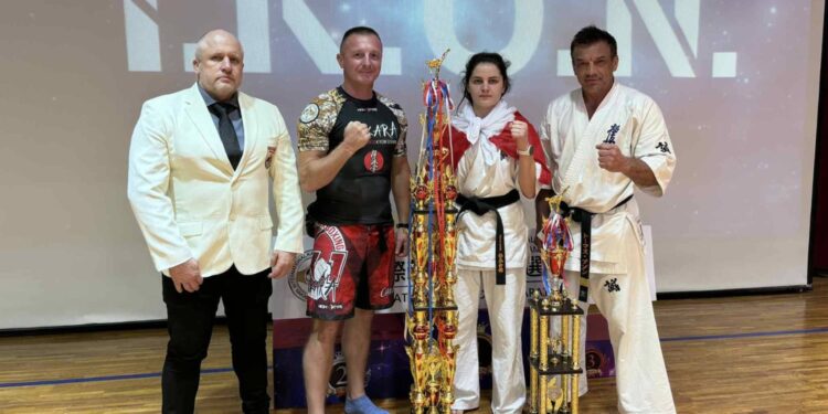 Mistrzowie świata z kieleckiej „Chikary” - Radio Kielce Mistrzowie świata z kieleckiej „Chikary”