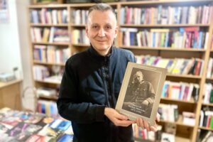 Krzysztof Zwierzchowski – autor książki „Generał Michał Milewski 1875-1935” / Fot. Dorota Klusek - Radio Kielce