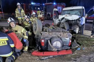 06.12.2025. Sarnia Zwola. Wypadek / Fot. Ratownictwo Powiatu Ostrowieckiego