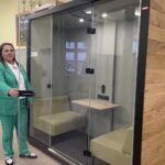 Kabina akustyczna w Zespole Szkół Ekonomicznych w Sandomierzu / Fot. Grażyna Szlęzak-Wójcik - Radio Kielce