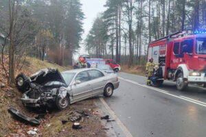 Poważny wypadek na drodze krajowej. W akcji ratownicy - Radio Kielce Poważny wypadek na drodze krajowej. W akcji ratownicy