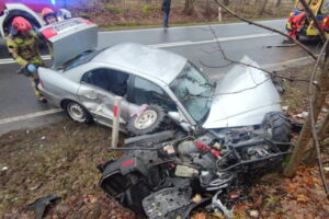 Poważny wypadek na drodze krajowej. W akcji ratownicy - Radio Kielce Poważny wypadek na drodze krajowej. W akcji ratownicy - Radio Kielce