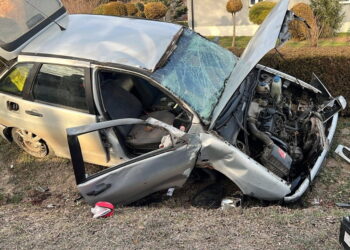 Pijany kierowca nie utrzymał auta na drodze - Radio Kielce Pijany kierowca nie utrzymał auta na drodze