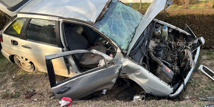 Pijany kierowca nie utrzymał auta na drodze