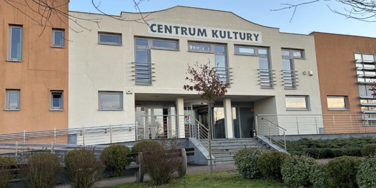 Dwa centra kultury w powiecie jędrzejowskim zyskają całkowicie nowy wygląd