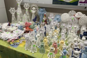 U starosty kieleckiego już czuć klimat świąt - Radio Kielce 10.12.2025. Kielce. Kiermasz bożonarodzeniowy w Starostwie Powiatowym w Kielcach / Fot, Marcin Marszałek - Radio Kielce