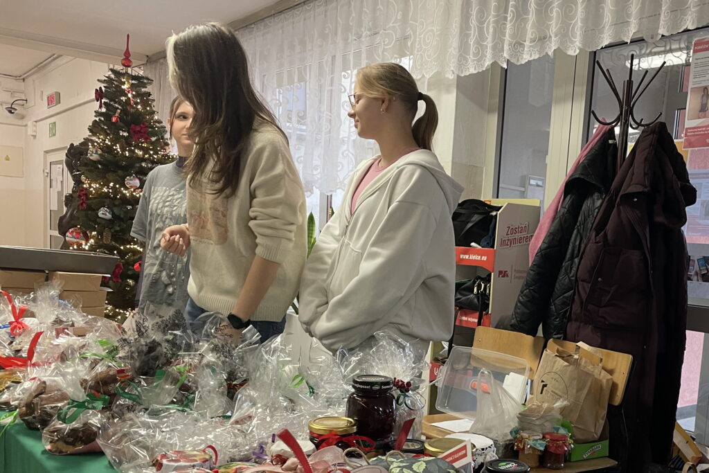 Wielokulturowe świąteczne spotkanie w kieleckiej uczelni - Radio Kielce Wielokulturowe świąteczne spotkanie w kieleckiej uczelni - Radio Kielce