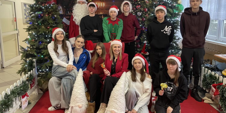 Wielokulturowe świąteczne spotkanie w kieleckiej uczelni - Radio Kielce Wielokulturowe świąteczne spotkanie w kieleckiej uczelni