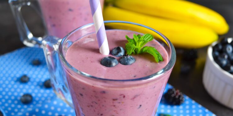 Koktajl borówkowo-bananowy na śniadanie