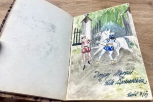 Wielka wartość rodzinnych pamiątek. IPN podziękuje swoim darczyńcom - Radio Kielce Elementy z kolekcji przekazanej przez Macieja Juniszewskiego. / Fot. Dorota Klusek - Radio Kielce