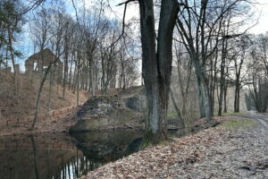 Potężny mur zostanie odnowiony - Radio Kielce