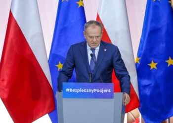04.12.2025. Warszawa. Premier Donald Tusk podczas Szczytu Medycznego / Fot. PAP/Rafał Guz