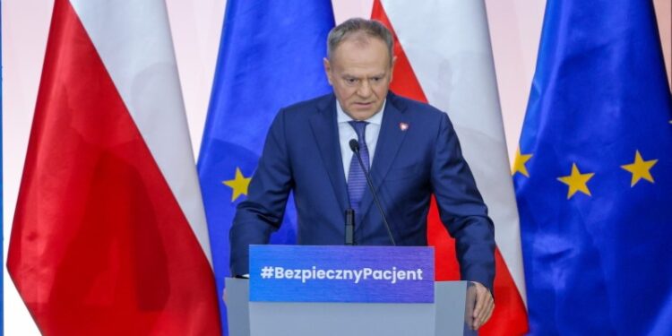 Tusk: nie planujemy podniesienia składki zdrowotnej - Radio Kielce 04.12.2025. Warszawa. Premier Donald Tusk podczas Szczytu Medycznego / Fot. PAP/Rafał Guz