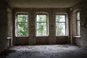 W ruinie XIX-wiecznej kamienicy powstaną apartamenty - Radio Kielce Pałac Schoenbergaw Wąchocku / Fot. Anna Głąb - Radio Kielce