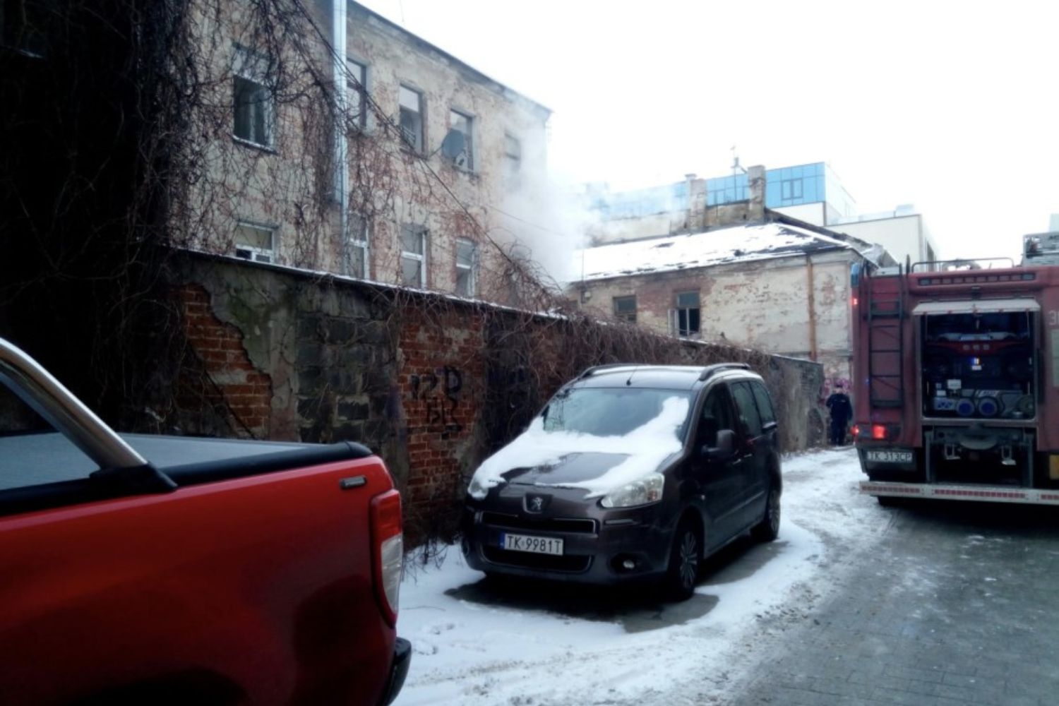 Pożar w centrum Kielc. Ogień pojawił się w jednej z kamienic