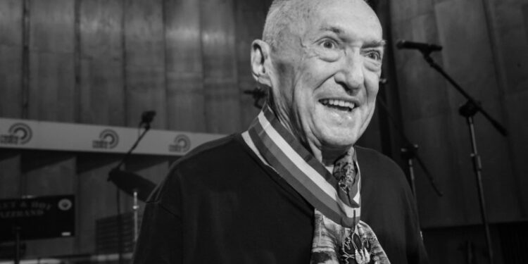 Na zdjęciu archiwalnym z dnia 04.09.2024. jazzman Michał Urbaniak. Muzyk zmarł w wieku 82 lat / Fot. PAP/Marian Zubrzycki