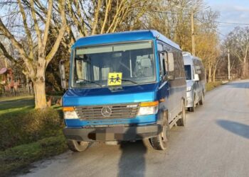 Kierował po alkoholu szkolnym busem - Radio Kielce Fot. KPP Staszów