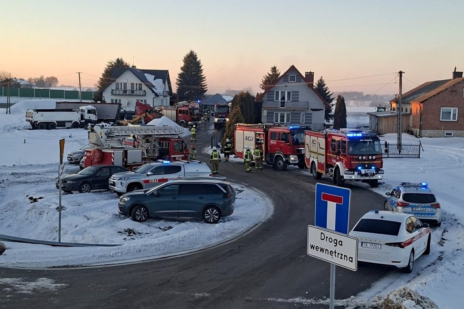 Strażacy opanowali pożar hali