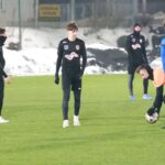 Mocno zapracowani piłkarze Staru Starachowice - Radio Kielce 30.01.2026. Łagów. Mecz Moravia Kopalnia Morawica - Star Starachowice / Fot. Karol Kochańczyk