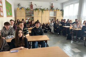 16.01.2026. Kielce. IV Liceum Ogólnokształcące. Warsztaty pn. „Jak nie dać się fake newsom?”, których organizatorem było Centrum Edukacji Medialnej działające przy Radiu Kielce / Fot. Aleksandra Słowak - Radio Kielce