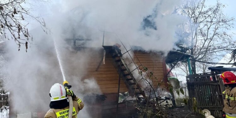 Pożar drewnianego domu w powiecie staszowskim