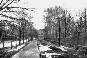 Kielce. Ulica Karczówkowska. Lata 1967-1969. Widok w stronę ulicy Chęcińskiej / źródło: fotopolska.eu; zdjęcie z kolekcji Ewy Żymańczyk
