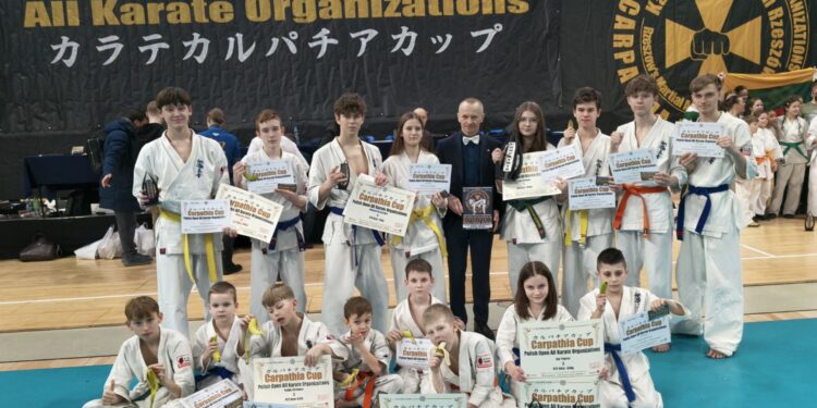 Dużo medali w Rzeszowie - Radio Kielce Fot. Klub Karate Morawica i Piekoszów