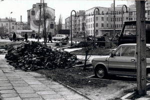 Kielce. Rondo Gustawa Herlinga-Grudzińskiego. Lata 1980-1981 / źródło: fotopolska.eu; fot. Antoni Myśliwiec