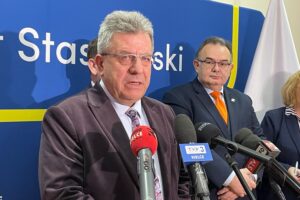 29.01.2026. Staszów. Starostwo Powiatowe w Staszowie. Spotkanie przedstawicieli PKP S.A i PKP PLK z samorządowcami, władzami województwa i przedstawicielami rządu / Fot. Grażyna Szlęzak-Wójcik – Radio Kielce