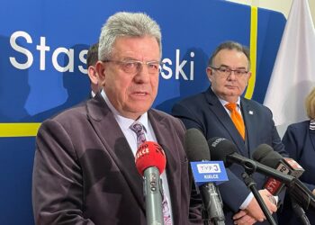 29.01.2026. Staszów. Starostwo Powiatowe w Staszowie. Spotkanie przedstawicieli PKP S.A i PKP PLK z samorządowcami, władzami województwa i przedstawicielami rządu / Fot. Grażyna Szlęzak-Wójcik – Radio Kielce