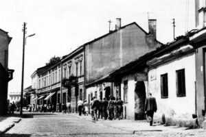 Kielce. Ulica Bodzentyńska. Lata 1960-1971. Widok w kierunku Rynku / źródło: facebook.com/kieleckieinwestycje