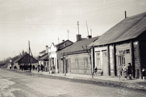 Kielce. Ulica Bodzentyńska. 1966 rok. / źródło: fotopolska.eu; Fot. Andrzej Wyczałkowski