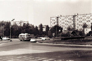 Kielce. Rondo Jerzego Giedroycia. Wrzesień 1975 roku / źródło: fotopolska.eu; fot. Andrzej Wyczałkowski