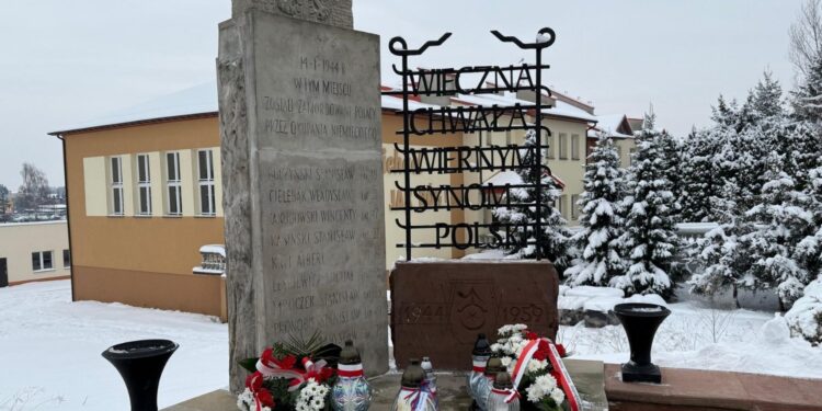 Rozstrzelani w odwecie. Ostrowiec pamięta o ofiarach z 1944 roku - Radio Kielce 14.01.2026. Ostrowiec Świętokrzyski. 82. rocznica zbrodni popełnionej na mieszkańcach Ostrowca / Fot. Artur Łakomiec - Prezydent Miasta Ostrowca Świętokrzyskiego - Facebook