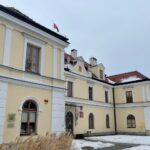 Budynki ratusza do remontu - Radio Kielce 09.02.2026. Sandomierz. Plac Poniatowskiego. Budynek Urzędu Miasta / Fot. Grażyna Szlęzak-Wójcik - Radio Kielce