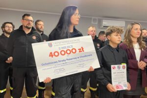 OSP w Chodkowie otrzymała nagrodę za oddanie 99,336 litrów krwi w ramach akcji „Przelewamy krew dla mieszkańców województwa świętokrzyskiego” / Fot. Grażyna Szlęzak-Wójcik - Radio Kielce