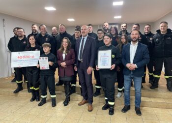 OSP w Chodkowie otrzymała nagrodę za oddanie 99,336 litrów krwi w ramach akcji „Przelewamy krew dla mieszkańców województwa świętokrzyskiego” / Fot. Grażyna Szlęzak-Wójcik - Radio Kielce