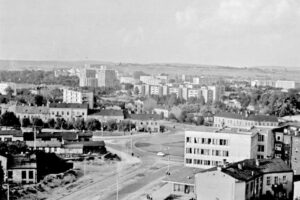 Kielce. Rondo Gustawa Herlinga-Grudzińskiego. 1968 rok / źródło: fotopolska.eu; fot. Longin Ucig