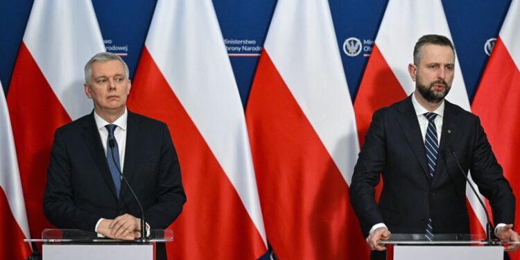 Szef MON podsumowuje spotkanie z prezydentem - Radio Kielce Szef MON po spotkaniu z prezydentem