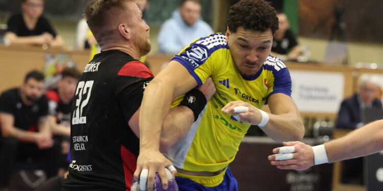 Udana inauguracja szczypiornistów